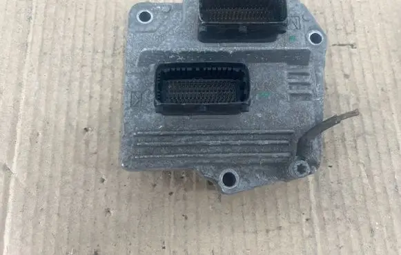 Opel Zafira A Engine control unit/module 55562549 MT35E23 862549L98347107V
