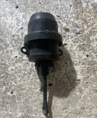 Volkswagen PASSAT B4 Valve vacuum 23835698