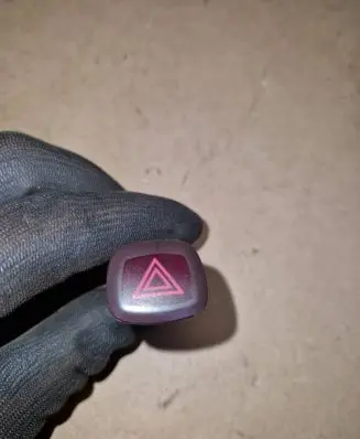 Volvo XC90 Hazard light switch 30739319 07W315