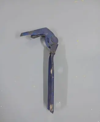 Volkswagen PASSAT B5.5 Loading door upper hinge 