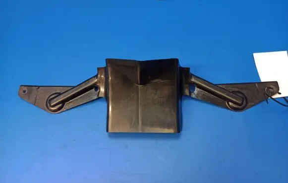 Jaguar XJS Tailgate/boot lid lock trim 