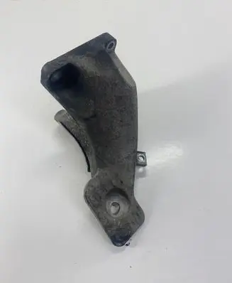 BMW 1 E81 E87 Engine mounting bracket 6777056 13807410 ENAC46000