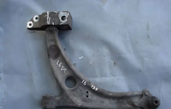 Volkswagen PASSAT B6 Front control arm 16139