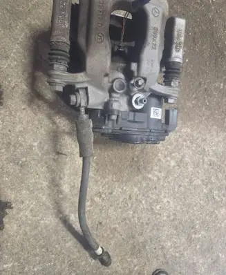 Mercedes-Benz C W206 Rear brake caliper 3B712D