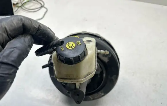 Opel Insignia A Brake booster 360573521
