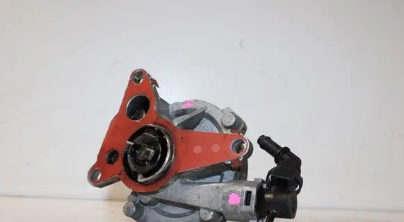 Nissan Qashqai Vacuum pump 146503760R