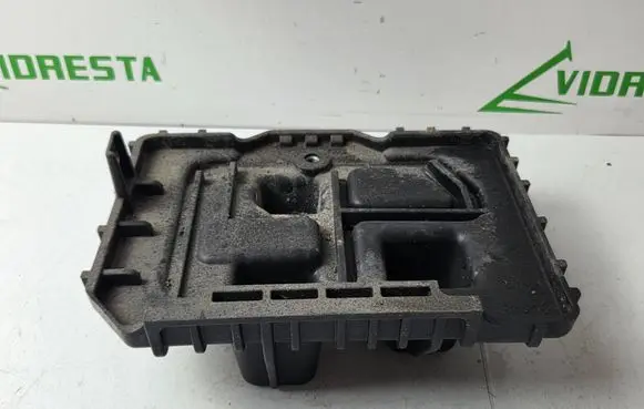 Battery box tray