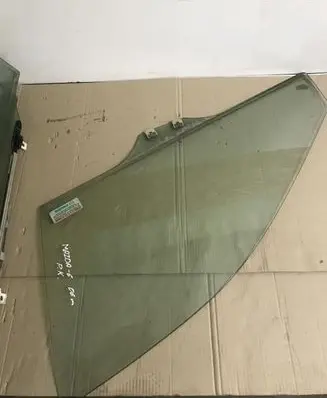 Mazda 6 Front door window glass four-door A000923
