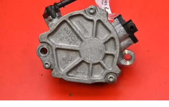 Ford Focus Vacuum pump 9804021880