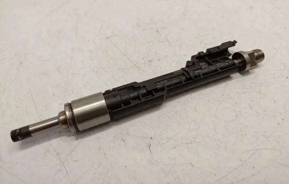 BMW 4 F32 F33 Fuel injector 13647639994