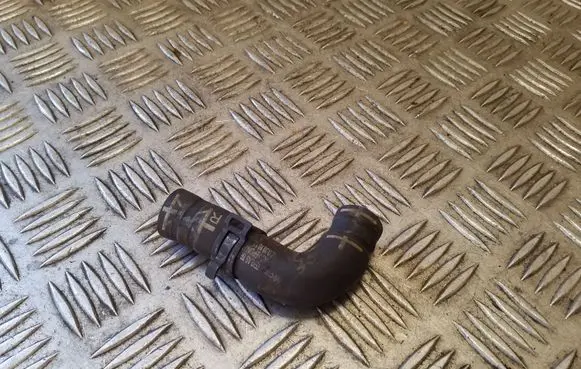 Volkswagen PASSAT B8 Engine coolant pipe/hose