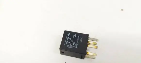 Chrysler 300 - 300C Other relay 05269988AA