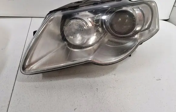 Volkswagen PASSAT B6 Headlight/headlamp 3C0941751G