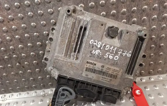 Renault Scenic II - Grand scenic II Engine control unit/module S25081560 0281011776 8200386508