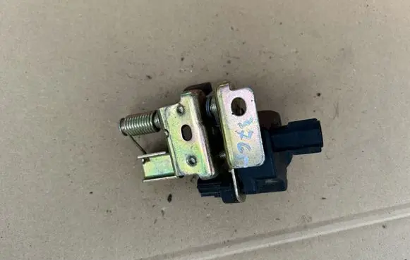 Jeep Cherokee Tailgate/trunk/boot lock/catch/latch