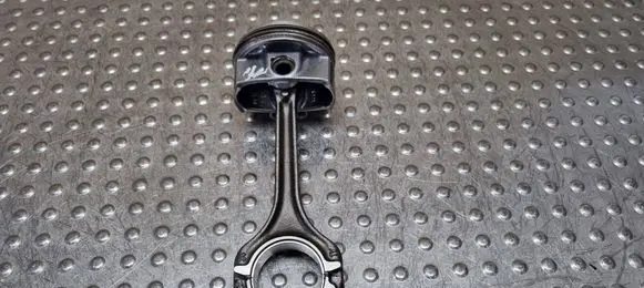 Volkswagen Up Piston with connecting rod 4CAE 04EE