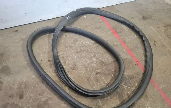 Volvo V60 Front door rubber seal 