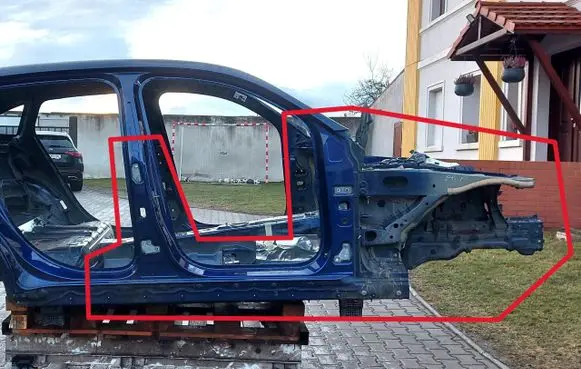 Mercedes-Benz EQC Front quarter panel 