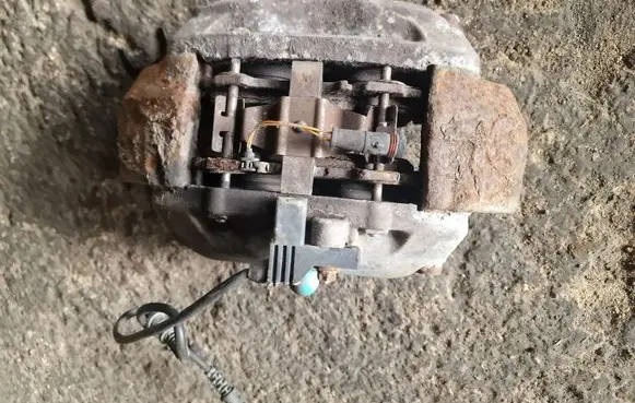 Mercedes-Benz CLS C219 Front brake caliper
