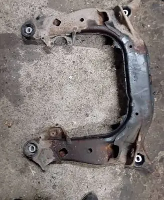Volkswagen PASSAT B5 Front subframe
