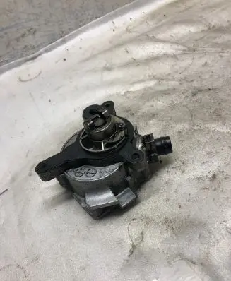 Volvo S90, V90 Vacuum pump 31316688