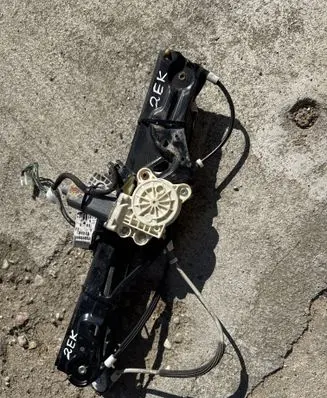 Mercedes-Benz E W211 Front door window regulator with motor A2118202942 993626101 A2117200146