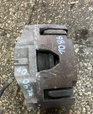 Volvo XC90 Front brake caliper