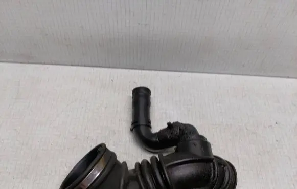 Opel Vectra B Air intake hose/pipe