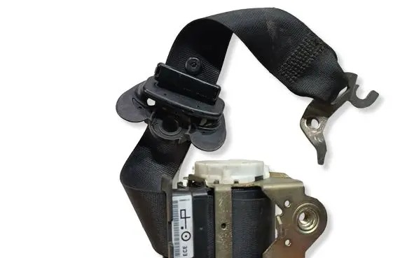 BMW 1 E81 E87 Front seatbelt 30512212
