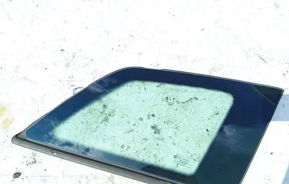 Opel Astra H Rear side window AS2