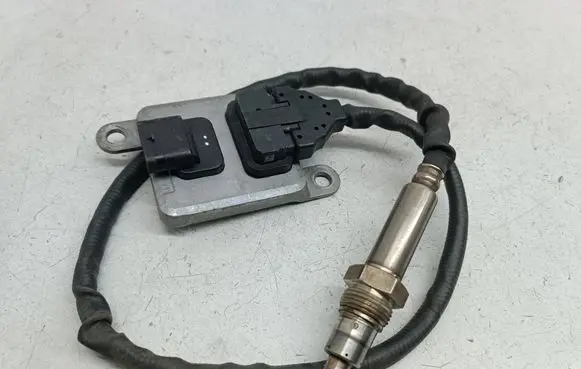 Mercedes-Benz C W205 Lambda probe sensor A0009051512 0009051512
