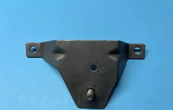 Skoda Superb B5 (3U) A/C compressor mount bracket 4B0260759E