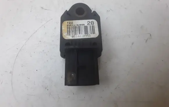 Toyota Auris 150 Airbag deployment crash/impact sensor 8983102080