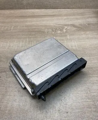 Volvo V70 Engine control unit/module ECU 08667710A 0281010319