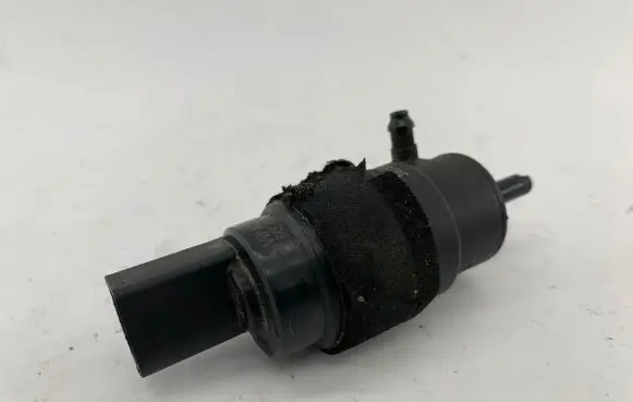 Audi A6 S6 C7 4G Windscreen/windshield washer pump 8K5955647