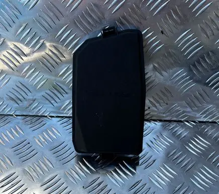 Lexus ES VII XZ10 Fuse box cover 8266233630