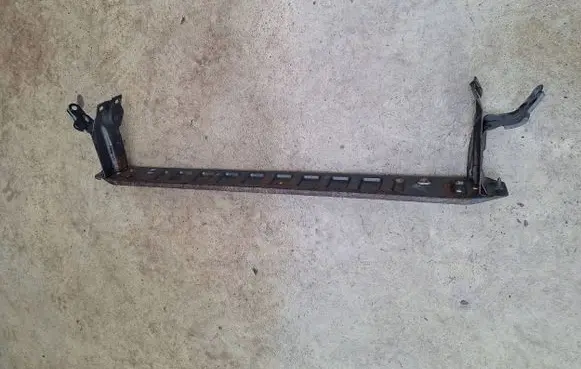 Volvo V60 Radiator mount bracket 31261932