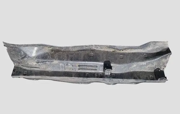 Nissan Leaf I (ZE0) Wiper trim