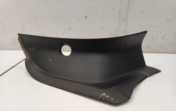 Polestar 2 Rear/tail light trim molding 32228374