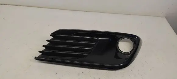 Toyota Auris E180 Front bumper lower grill 5203002210