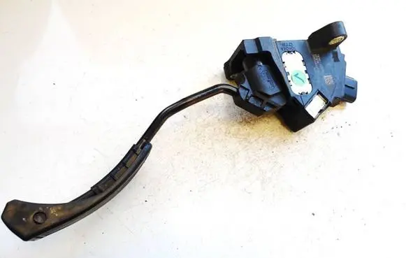 Toyota Avensis T270 Accelerator throttle pedal 7811002070 78110-02070