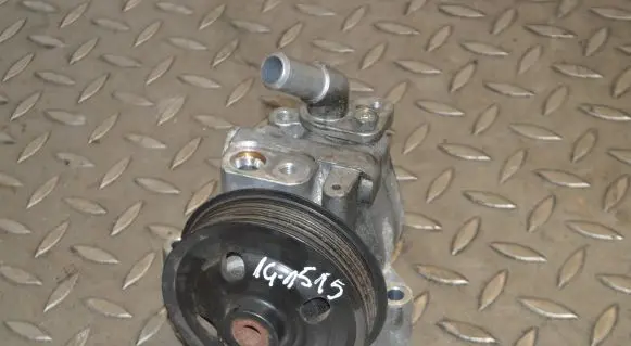 Jaguar XF X250 Power steering pump 9X233A696AA