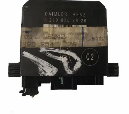Mercedes-Benz E W210 Door control unit/module 2108207626