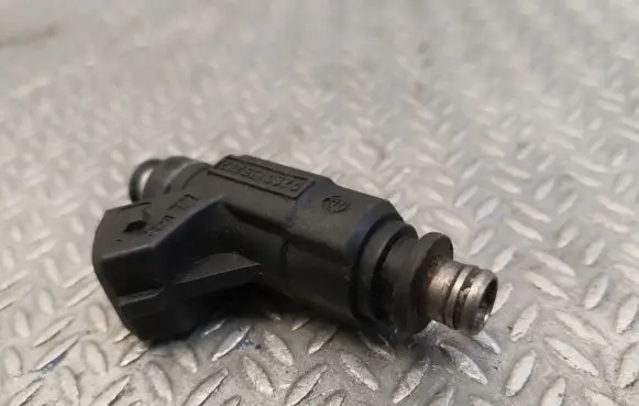 Mercedes-Benz CLK A208 C208 Fuel injector 1120780049