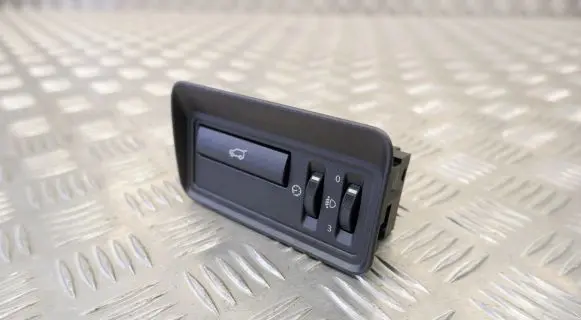 Land Rover Evoque I Tailgate opening switch BJ3211654AB