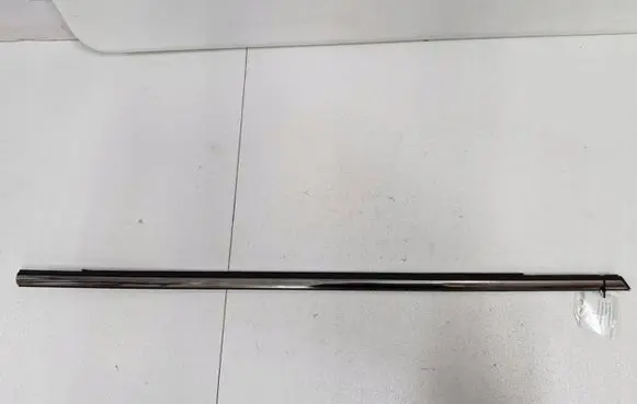 Mini Cooper Countryman R60 Front door trim (molding)