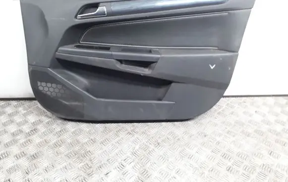 Opel Astra H Front door card panel trim 13177106