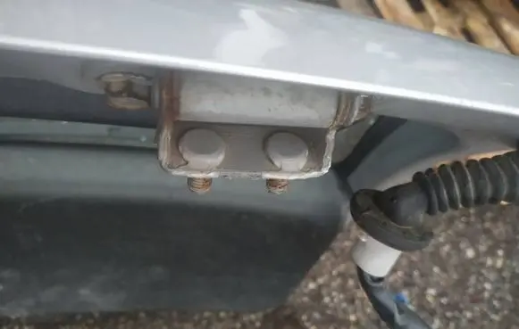 Toyota Corolla E120 E130 Tailgate/trunk/boot hinge