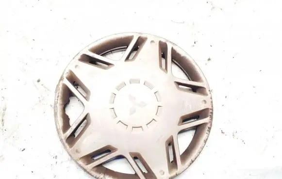 Mitsubishi Colt R14 wheel hub/cap/trim mr19826101 mr198261-01