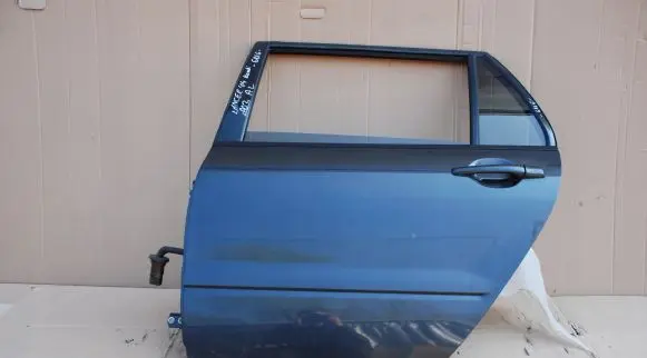 Mitsubishi Lancer Front door